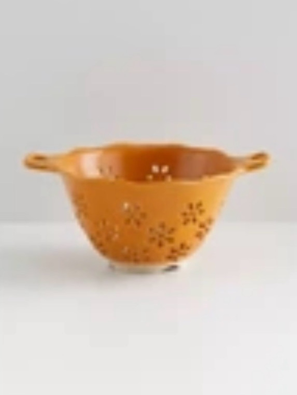 Urban Outfitters Daisy Ceramic Colander 🌼